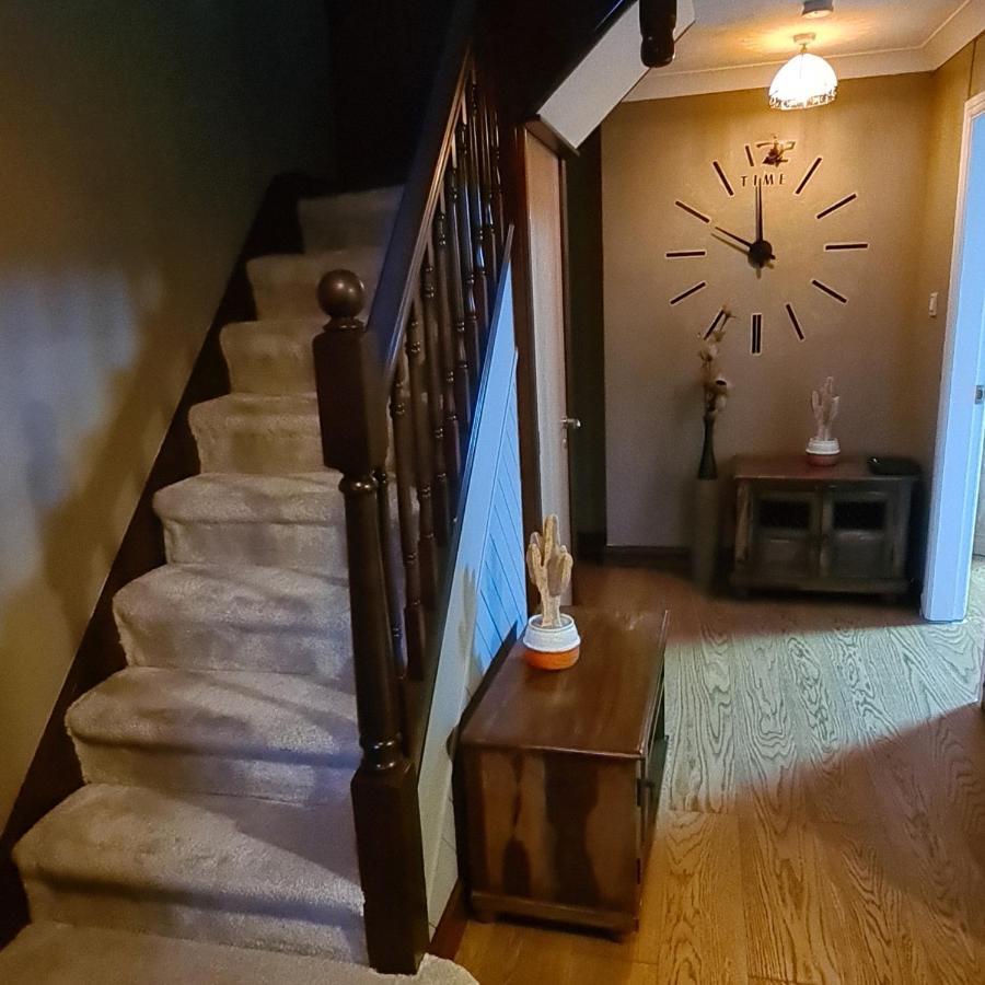 Spacious, 5 Bed House For 9 In Chester Buitenkant foto