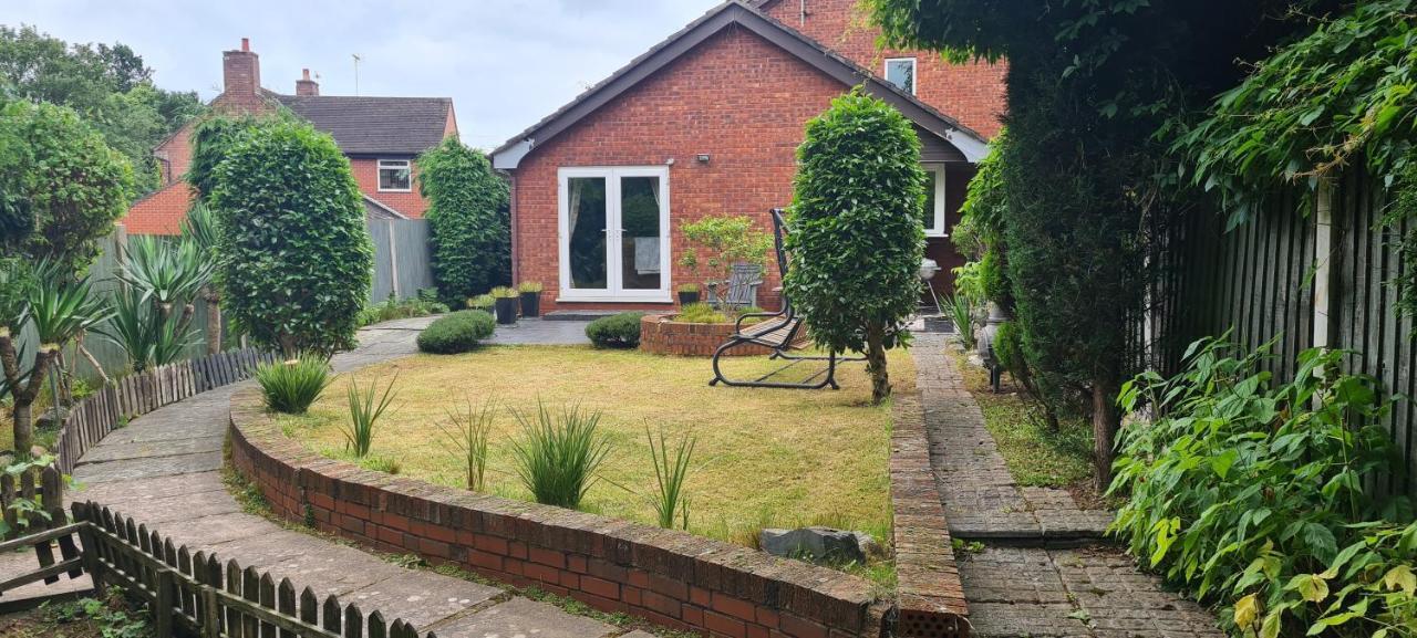 Spacious, 5 Bed House For 9 In Chester Buitenkant foto