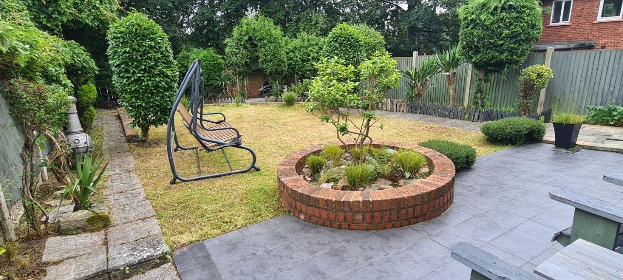 Spacious, 5 Bed House For 9 In Chester Buitenkant foto